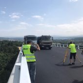 Proba de carga realizada no viaduto de San Benito da nova conexión do polígono de San Cibrao das Viñas coa A-52.
