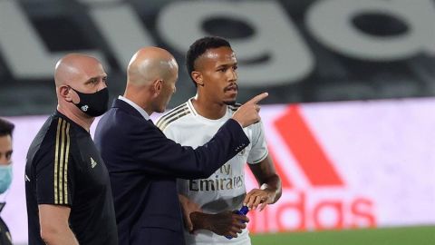 Zidane, con Militao.