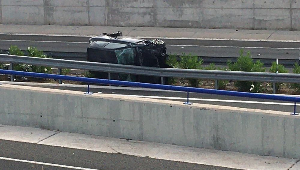 Uno de los vehículos implicados en el accidente en la EL-20 de Elche.