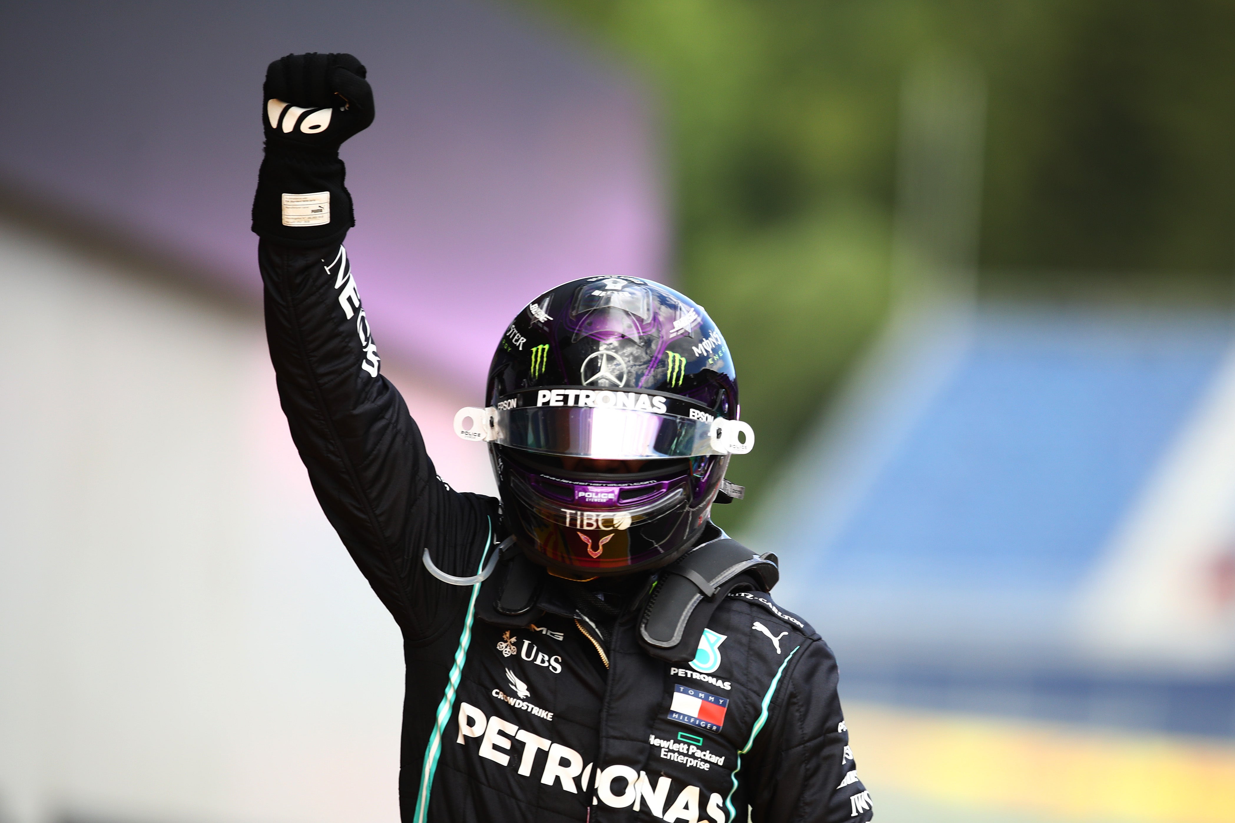 Lewis Hamilton consigue la victoria en el GP de Hungría y se coloca líder del Mundial Lewis Hamilton consigue la victoria en el GP de Hungría y se coloca líder del Mundial