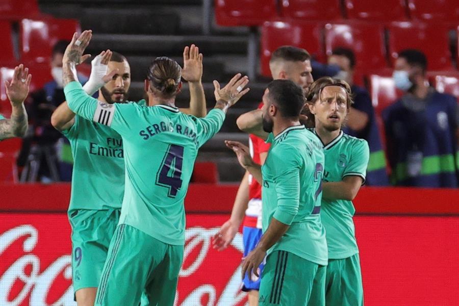 El Real Madrid resuelve rápido ante el Granada y se acerca a LaLiga El Real Madrid resuelve rápido ante el Granada y se acerca a LaLiga