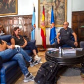 Reunión de Manuel Baltar con los productores de Live is Life