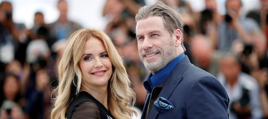 Kelly Preston junto a su esposo John Travolta Kelly Preston junto a su esposo John Travolta