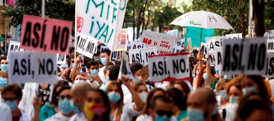 Los médicos residentes (MIR) se manifiestan en la Consejería de Sanidad de la Comunidad de Madrid Los médicos residentes (MIR) se manifiestan en la Consejería de Sanidad de la Comunidad de Madrid