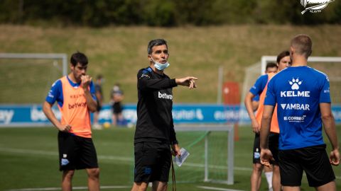 Entrenamiento de Mu&ntilde;iz en el deportivo Alav&eacute;s