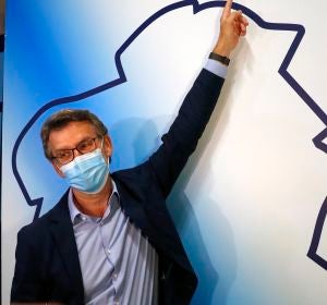 Alberto Núñez Feijóo celebra su victoria en las elecciones gallegas Alberto Núñez Feijóo celebra su victoria en las elecciones gallegas