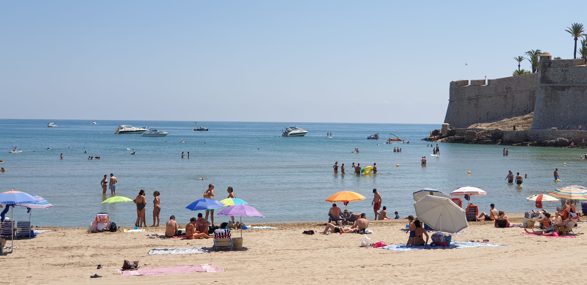Sanidad pide que los sospechosos de COVID de Peñiscola no hagan vida social y acaten la cuarentena Sanidad pide que los sospechosos de COVID de Peñiscola no hagan vida social y acaten la cuarentena