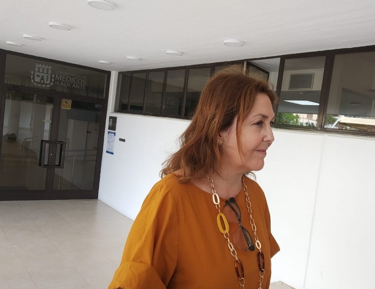 La presidenta del Colegio de Médicos de Alicante pone el debate de las mascarillas sobre la mesa en la Comunitat Valenciana: “Deberían ser obligatorias” La presidenta del Colegio de Médicos de Alicante pone el debate de las mascarillas sobre la mesa en la Comunitat Valenciana: “Deberían ser obligatorias”