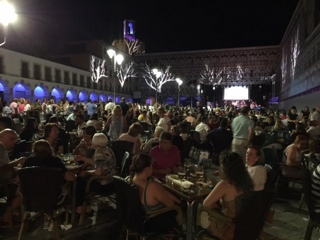 El Ayuntamiento de Badajoz anuncia la cancelación de la Noche en Blanco y la Feria de la Caza, Pesca y Naturaleza Ibérica El Ayuntamiento de Badajoz anuncia la cancelación de la Noche en Blanco y la Feria de la Caza, Pesca y Naturaleza Ibérica