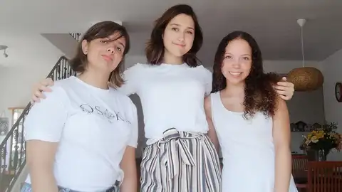 Natalia, Victoria y Constanza, ganadoras del concurso. Natalia, Victoria y Constanza, ganadoras del concurso.