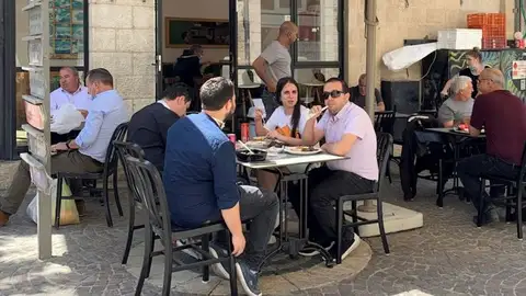 Preferim les terrasses o l'interior dels bars en la "nova normalitat"? Preferim les terrasses o l'interior dels bars en la "nova normalitat"?