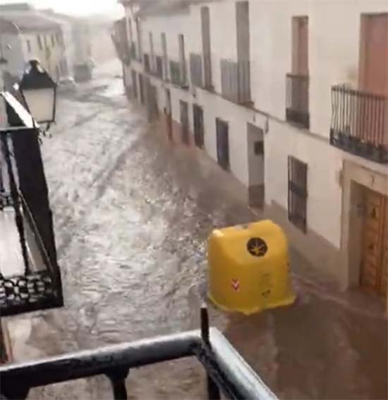 Las tormentas y el granizo causan graves daños en Fuenllana y Villanueva de los Infantes Las tormentas y el granizo causan graves daños en Fuenllana y Villanueva de los Infantes