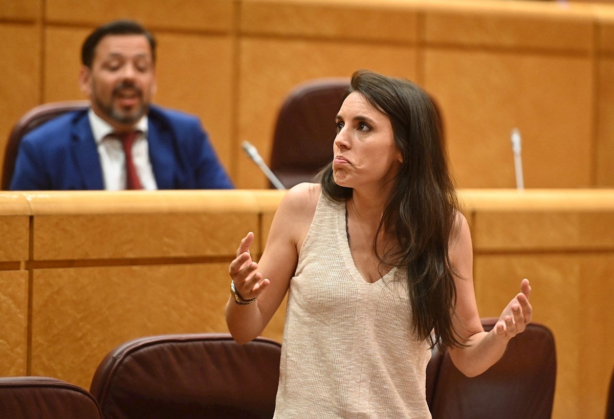 VOTA: ¿Debería la ministra de Igualdad, Irene Montero, pronunciarse sobre el 'caso Dina'? VOTA: ¿Debería la ministra de Igualdad, Irene Montero, pronunciarse sobre el 'caso Dina'?