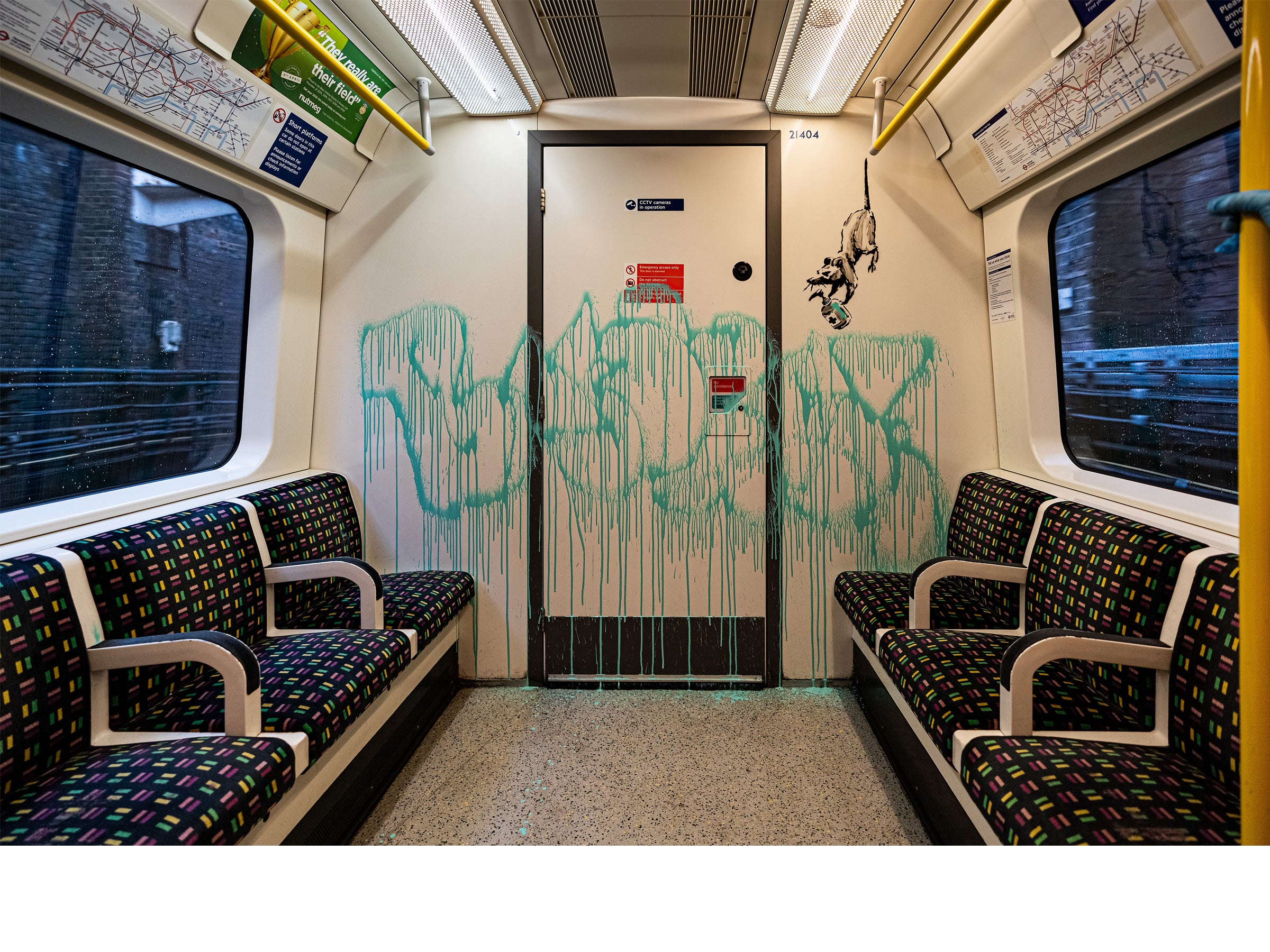 Banksy pinta en el metro de Londres pero la empresa de transporte de la ciudad elimina su obra por la política anti grafitis Banksy pinta en el metro de Londres pero la empresa de transporte de la ciudad elimina su obra por la política anti grafitis