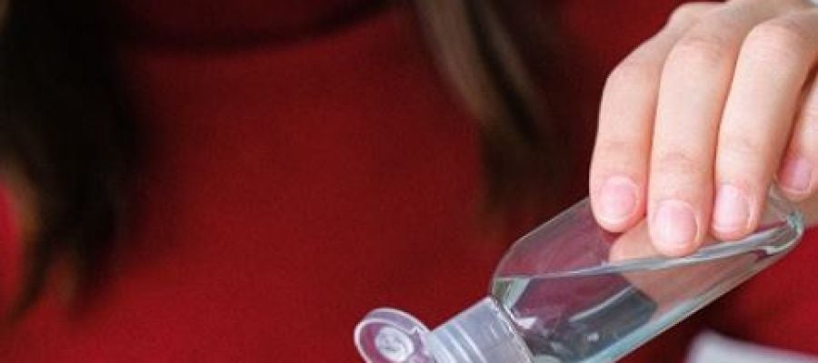 Recomendaciones para el cuidado de la piel con el uso de mascarillas y gel hidroalcohólico Recomendaciones para el cuidado de la piel con el uso de mascarillas y gel hidroalcohólico