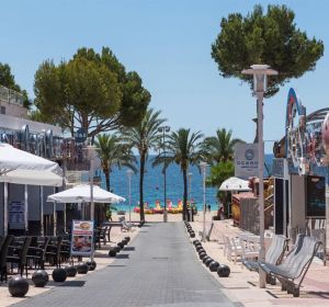 Baleares cierra tres calles de Magaluf y Playa de Palma para evitar contagios de coronavirus Baleares cierra tres calles de Magaluf y Playa de Palma para evitar contagios de coronavirus