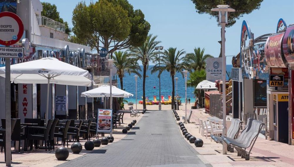 Baleares cierra tres calles de Magaluf y Playa de Palma para evitar contagios de coronavirus