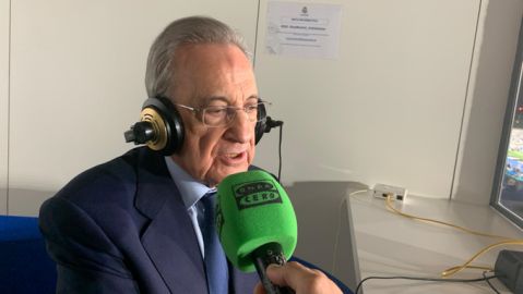 Florentino P&eacute;rez, con el micr&oacute;fono de Onda Cero.