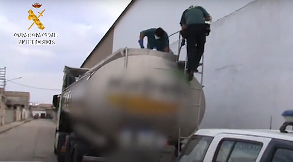Sobre la operación contra el fraude del vino en Ciudad Real: "Todo el sector sabía que estaba pasando algo" Sobre la operación contra el fraude del vino en Ciudad Real: "Todo el sector sabía que estaba pasando algo"