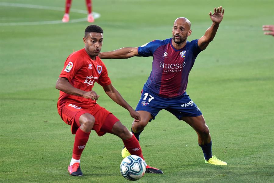 Mikel Rico y Manuel Torres: "Es la celebración más rara, pero lo importante es que el Huesca estará en Primera" Mikel Rico y Manuel Torres: "Es la celebración más rara, pero lo importante es que el Huesca estará en Primera"