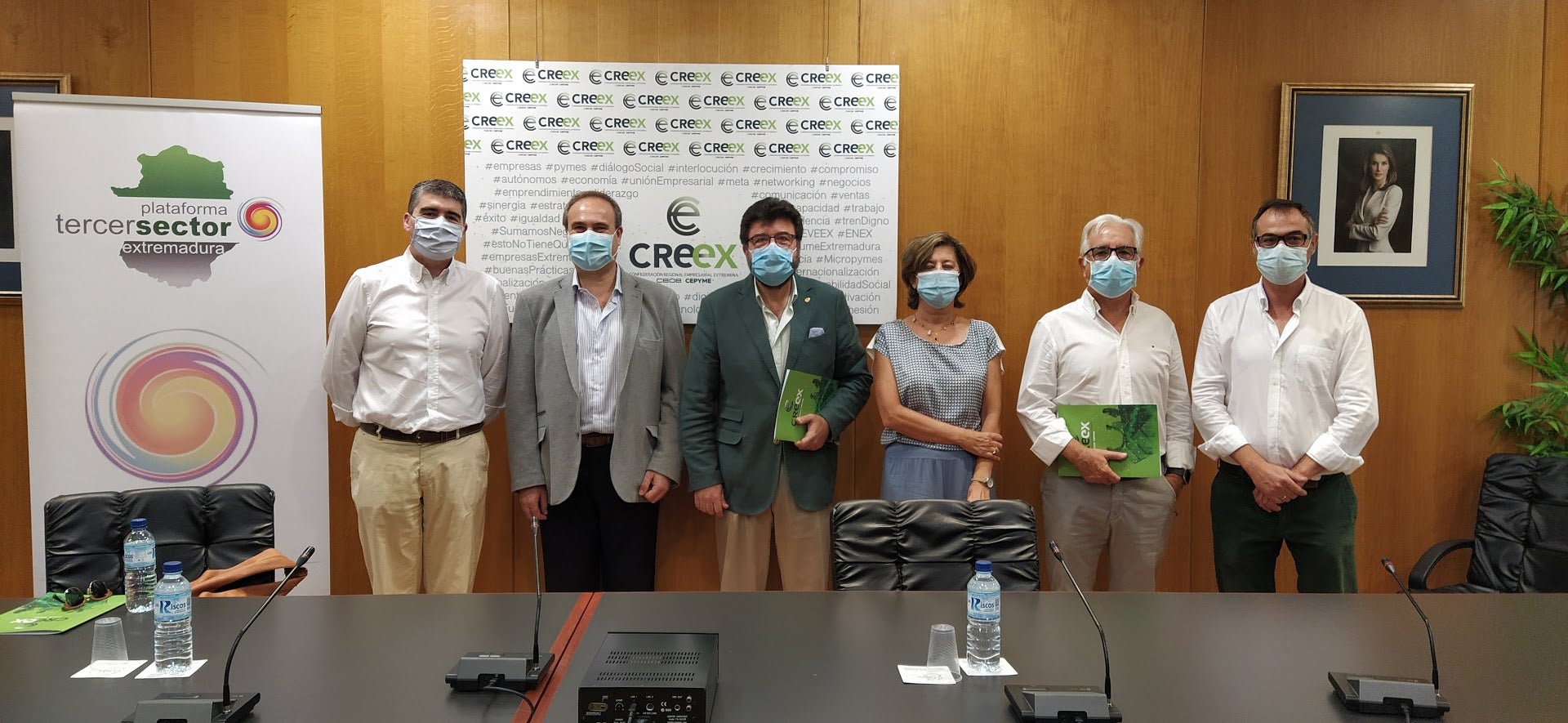 La Creex junto con la Plataforma del Tercer Sector animan a las empresas extremeñas a dedicar parte de sus impuestos a proyectos sociales La Creex junto con la Plataforma del Tercer Sector animan a las empresas extremeñas a dedicar parte de sus impuestos a proyectos sociales