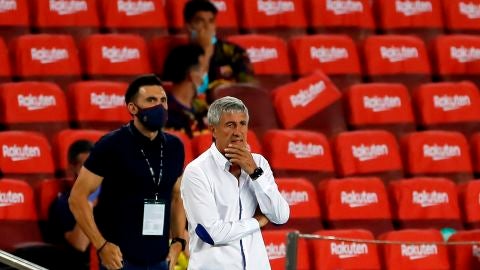 Quique Seti&eacute;n, en la banda del Camp Nou