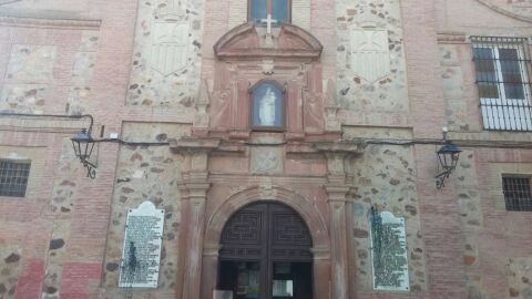 Las placas franquistas fueron retiradas del convento de Los Mercedarios de Herencia