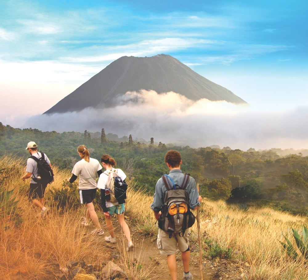 Els excursionistes reclamen que es respecti la muntanya en temps de pandèmia Els excursionistes reclamen que es respecti la muntanya en temps de pandèmia