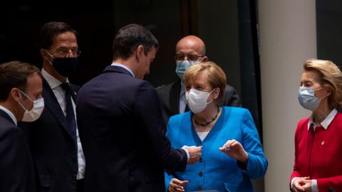 Imagen de S&aacute;nchez con Merkel en el Consejo Europeo
