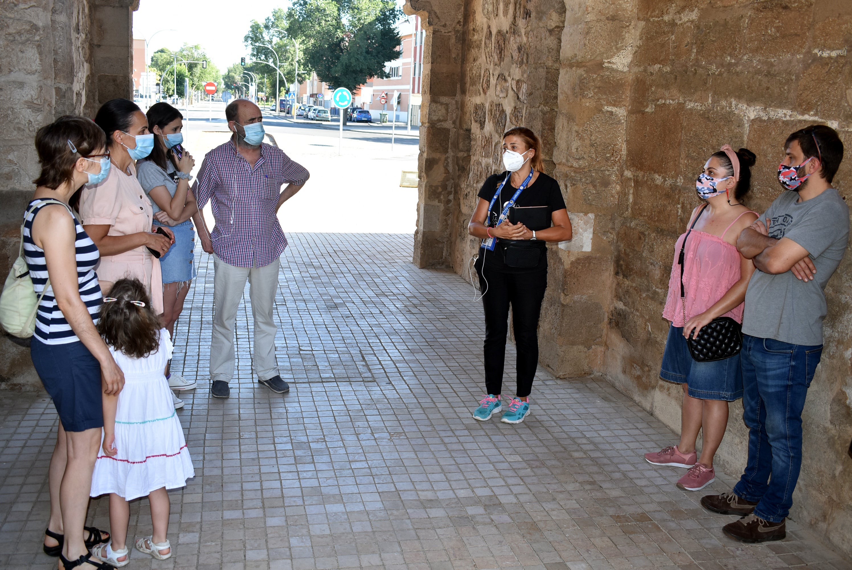160 personas disfrutan de las visitas guiadas a la Puerta de Toledo que seguirán realizándose todo el año 160 personas disfrutan de las visitas guiadas a la Puerta de Toledo que seguirán realizándose todo el año