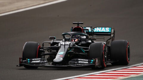 Lewis Hamilton, durante la clasificaci&oacute;n del GP de Hungr&iacute;a