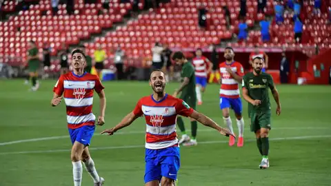 Roberto Soldado celebra su gol ante el Athletic de Bilbao Roberto Soldado celebra su gol ante el Athletic de Bilbao