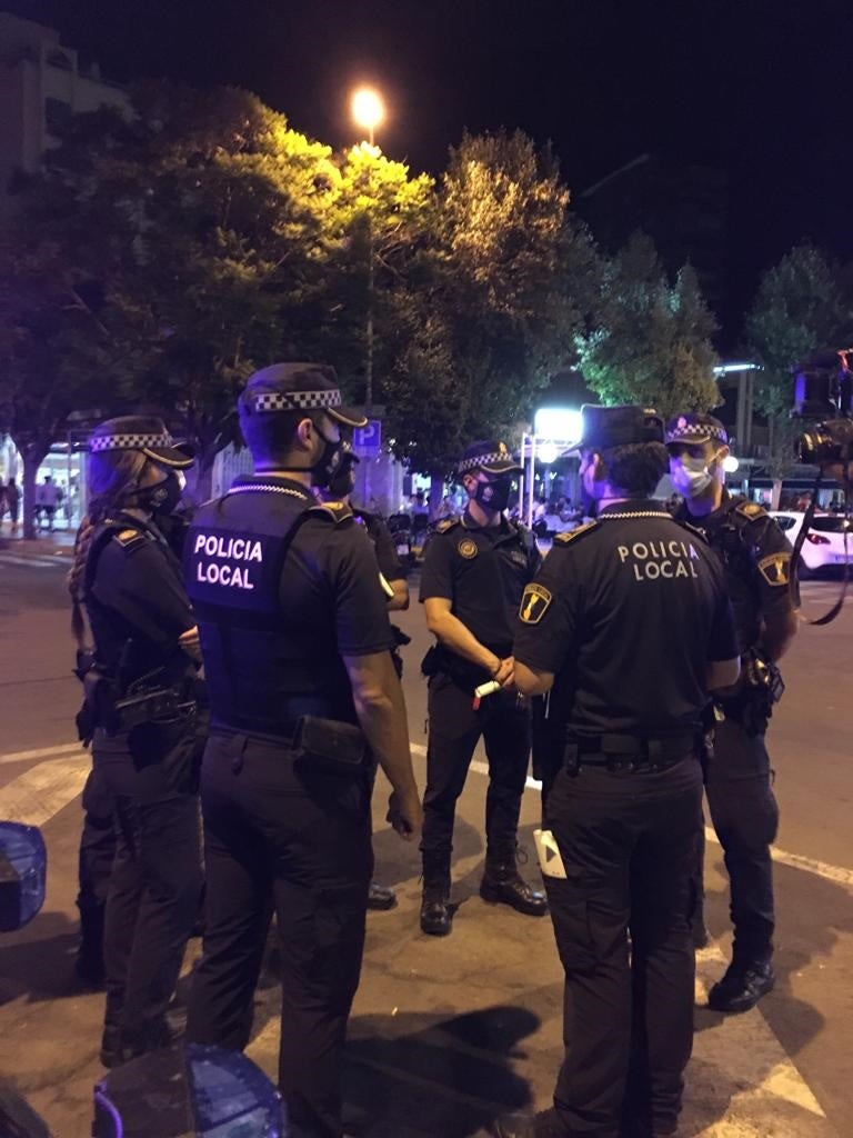 El Ayuntamiento organiza un amplio dispositivo para garantizar el uso de la mascarilla El Ayuntamiento organiza un amplio dispositivo para garantizar el uso de la mascarilla