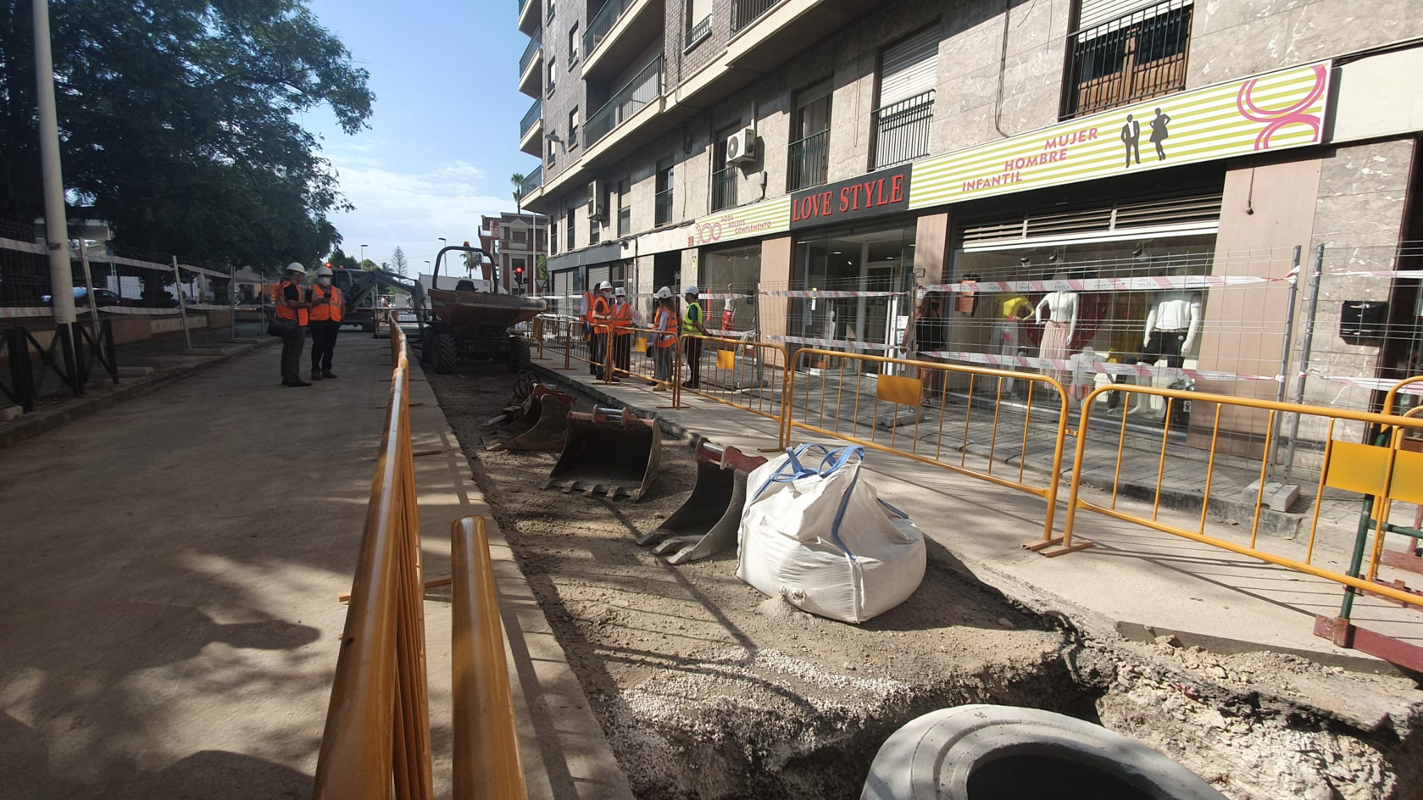 El Ayuntamiento de Elche invierte 630.000 euros en la ampliación de la capacidad del colector en la calle Obispo Winibal El Ayuntamiento de Elche invierte 630.000 euros en la ampliación de la capacidad del colector en la calle Obispo Winibal