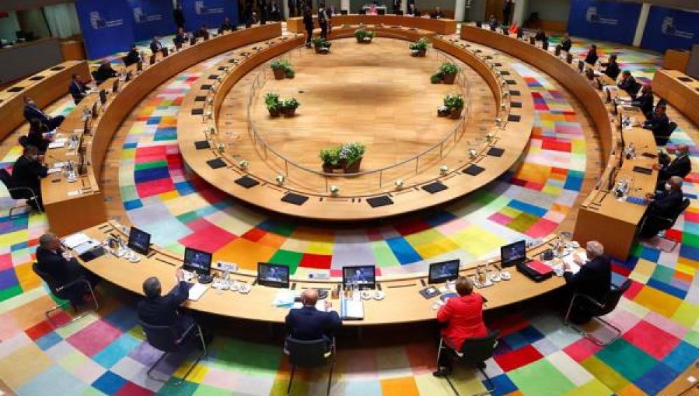 Tertulia: Efectos en la economía española tras el plan de ayudas de Bruselas Tertulia: Efectos en la economía española tras el plan de ayudas de Bruselas