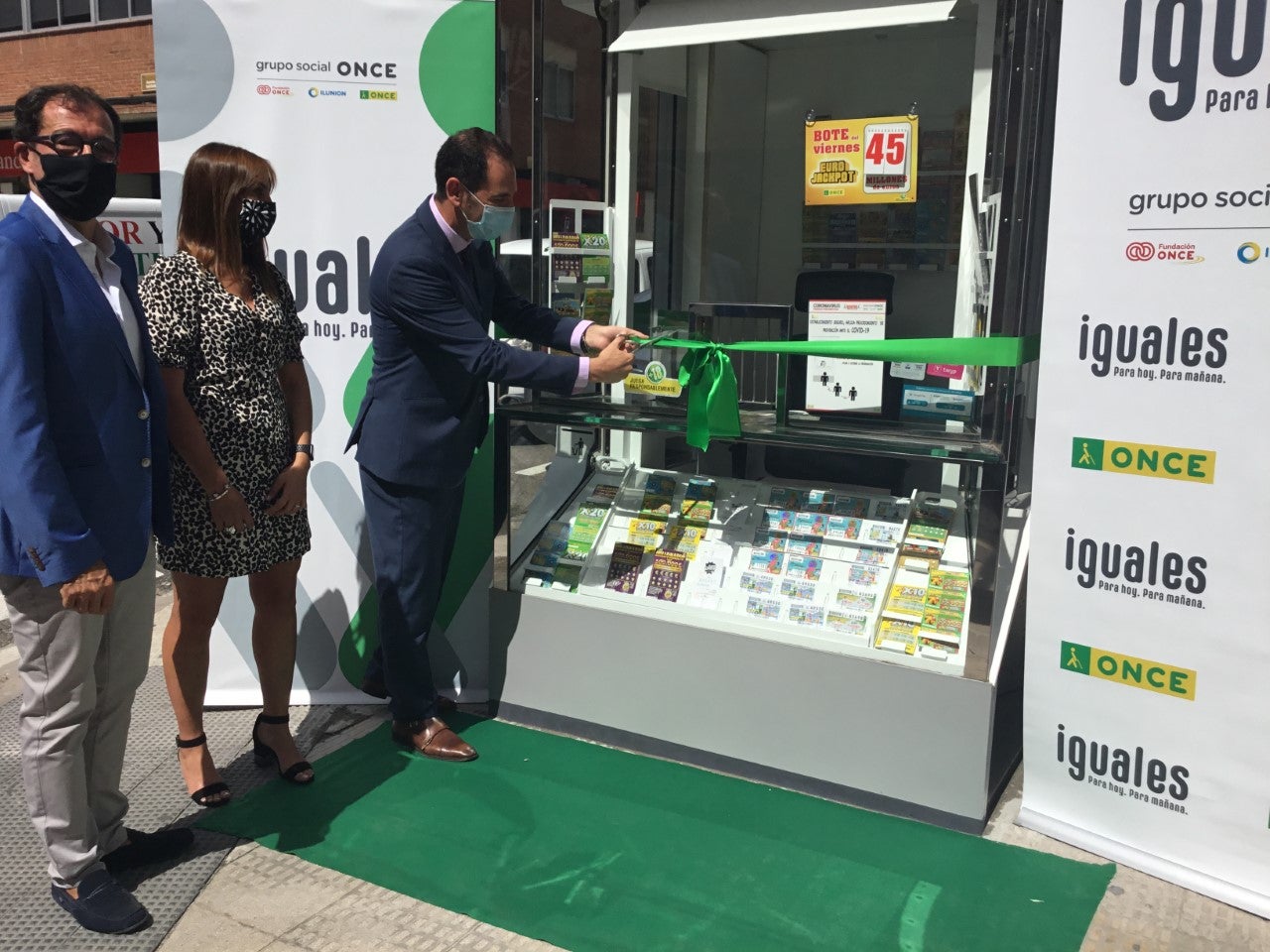 La ONCE instala en Palencia su nuevo modelo de quiosco, más accesible, ecológico y cercano al público La ONCE instala en Palencia su nuevo modelo de quiosco, más accesible, ecológico y cercano al público