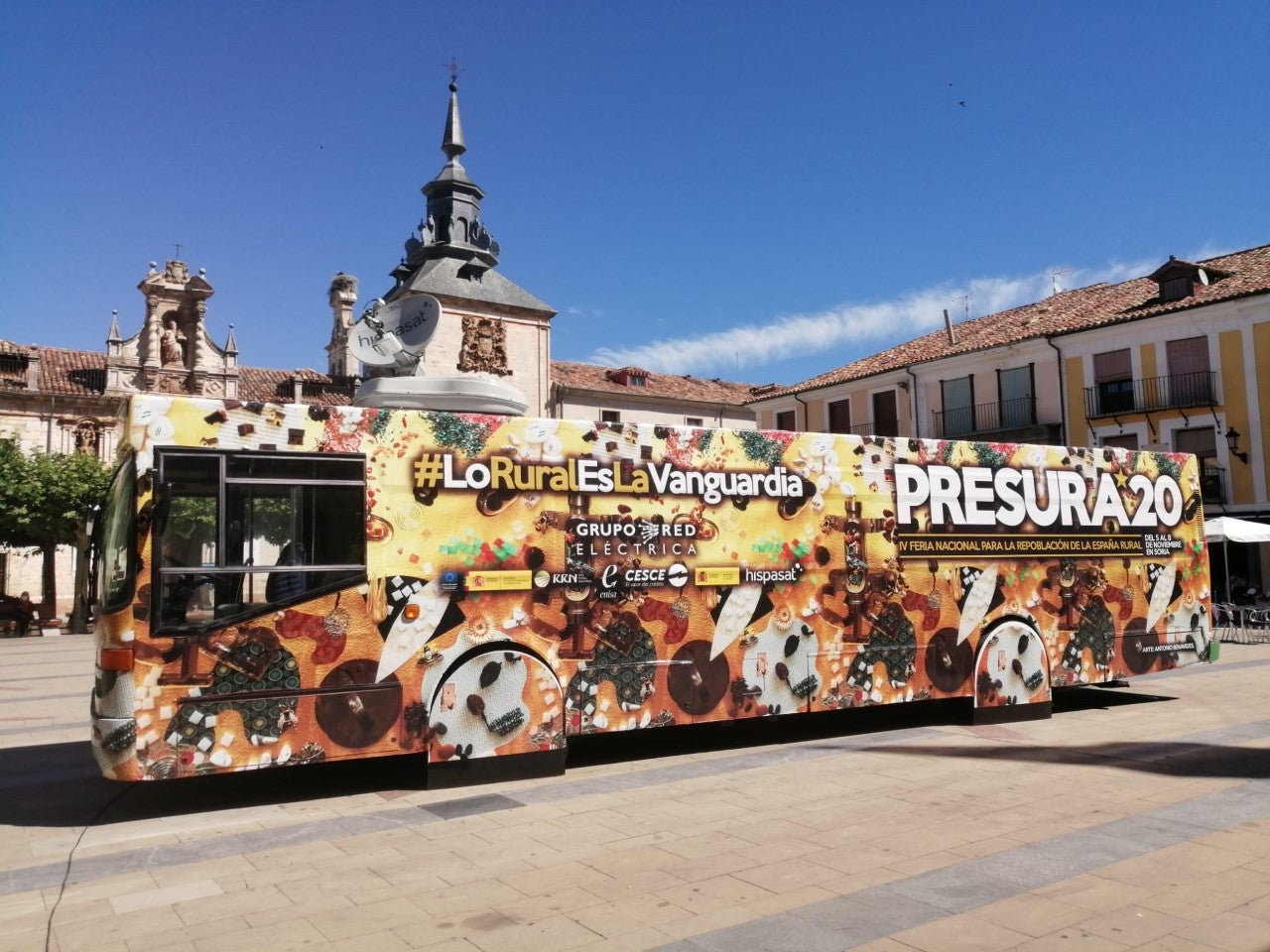 El Autobús de la Repoblación llega este miércoles a Paredes de Nava con su mensaje de que "Lo Rural es la Vanguardia" El Autobús de la Repoblación llega este miércoles a Paredes de Nava con su mensaje de que "Lo Rural es la Vanguardia"