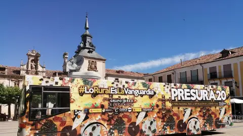 El Autobús de la Repoblación llega este miércoles a Paredes de Nava con su mensaje de que "Lo Rural es la Vanguardia" Despoblación
