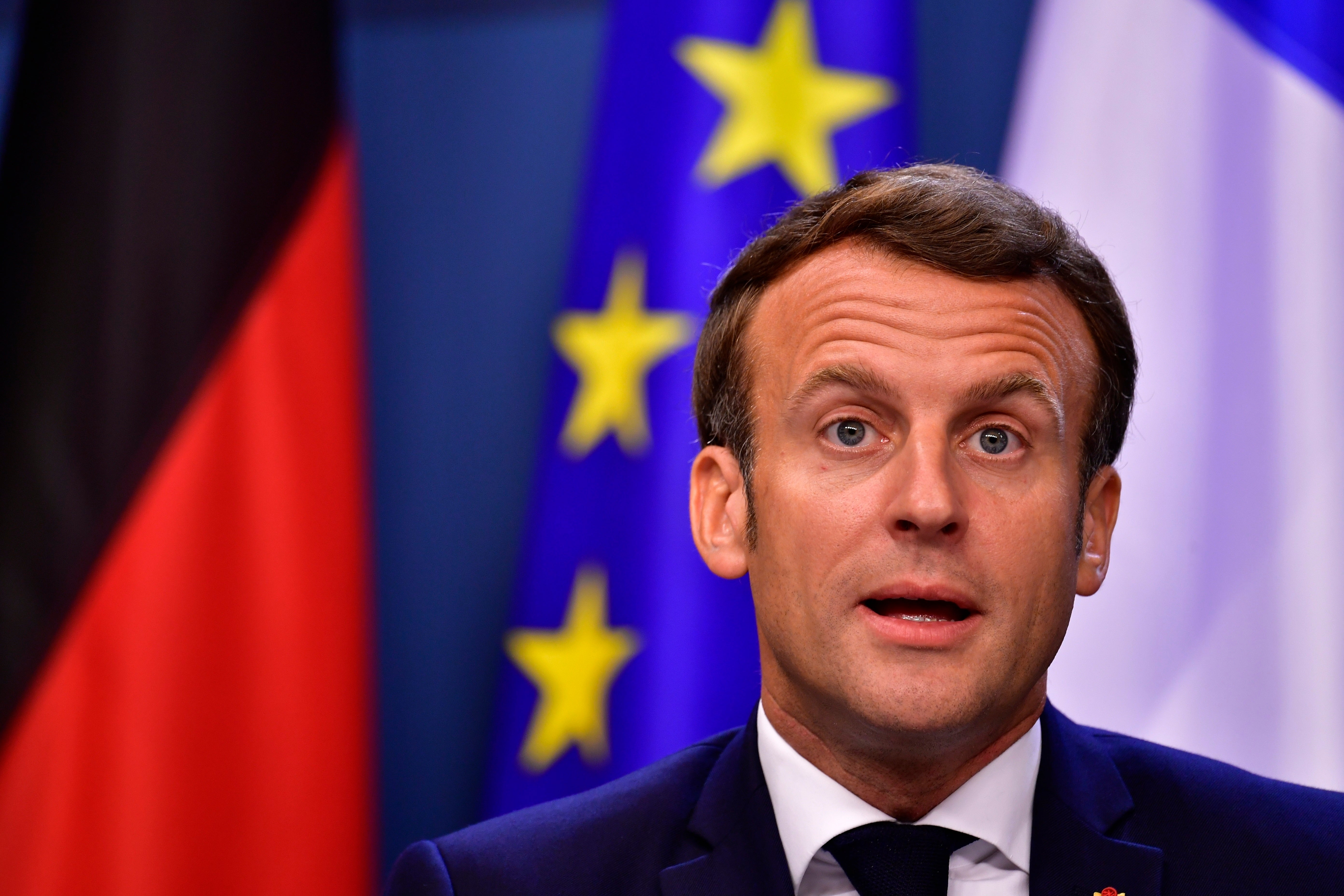 Macron anuncia un confinamiento domiciliario nacional en Francia para frenar al Covid-19 Macron anuncia un confinamiento domiciliario nacional en Francia para frenar al Covid-19