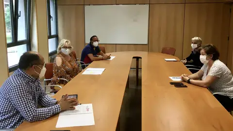 Educación sigue la ronda de contactos con los sindicatos docentes Planificación del próximo curso escolar