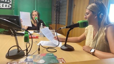 Susana Pedreira y Andrea Carrera nos estudios de Onda Cero Pontevedra