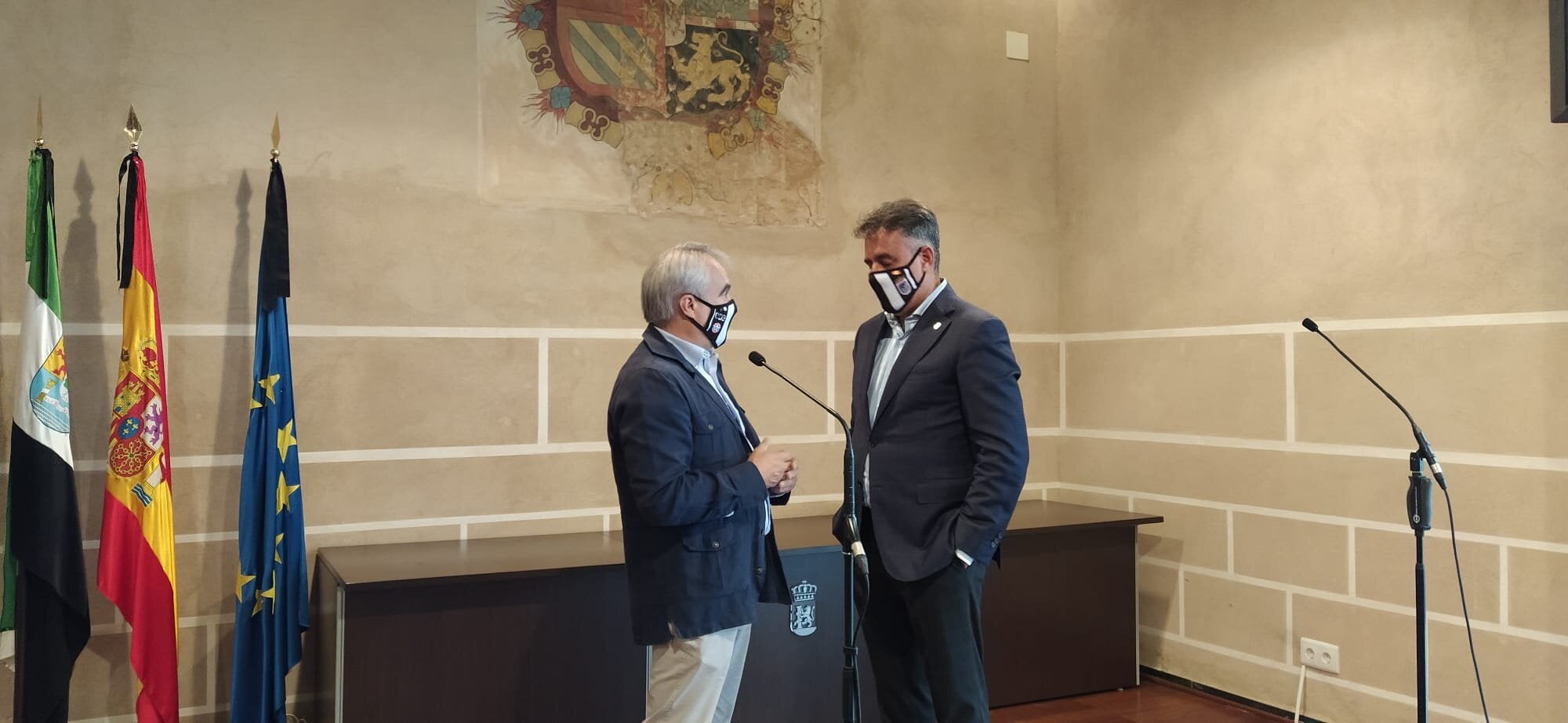 El Club Deportivo Badajoz y el Ayuntamiento de la ciudad firman un acuerdo para la cesión del Estadio Nuevo Vivero El Club Deportivo Badajoz y el Ayuntamiento de la ciudad firman un acuerdo para la cesión del Estadio Nuevo Vivero