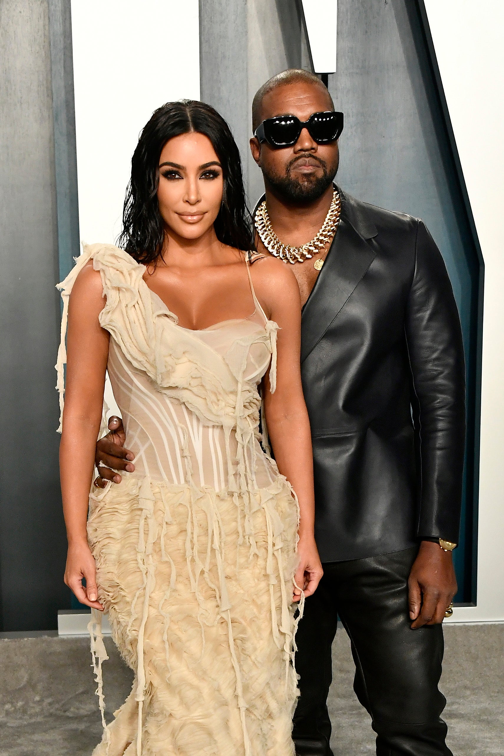 La Extra Actualidad: Kayne West se encierra en su búnker porque cree que su mujer quiere meterlo en un psiquiátrico La Extra Actualidad: Kayne West se encierra en su búnker porque cree que su mujer quiere meterlo en un psiquiátrico