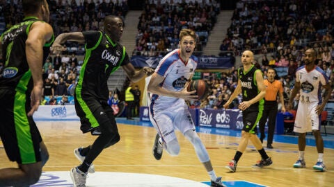 Nick Spires, en un partido ante el Coosur Betis.