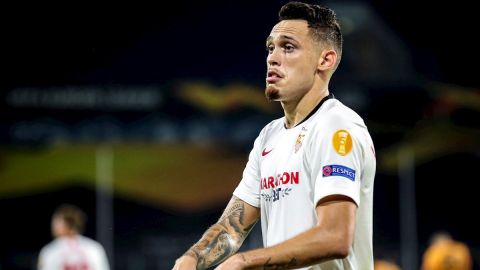 Ocampos celebra el gol del Sevilla ante el Wolves