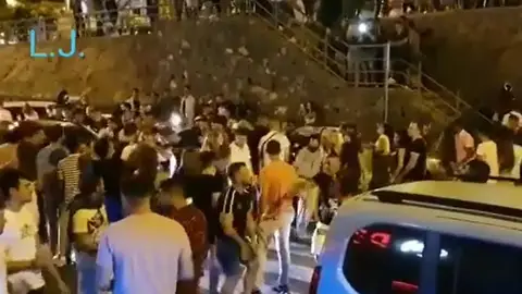 Desalojan a decenas de jóvenes que estaban de fiesta sin cumplir las normas contra el coronavirus en Tenerife Desalojan a decenas de jóvenes que estaban de fiesta sin cumplir las normas contra el coronavirus en Tenerife