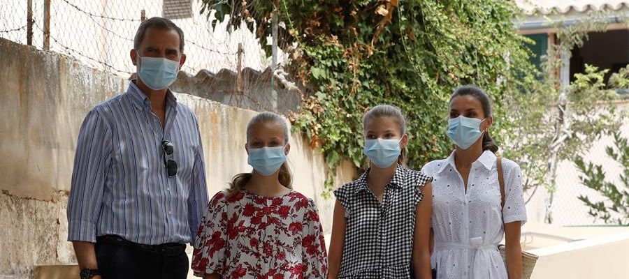 Los Reyes y sus hijas, en Palma de Mallorca Los Reyes y sus hijas, en Palma de Mallorca