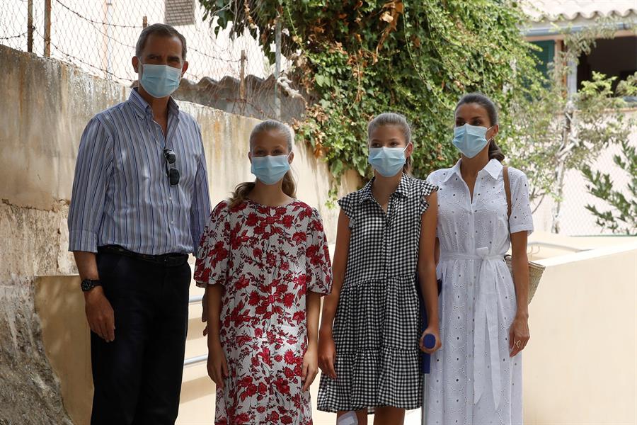 La reina Letizia, Leonor y Sofía muestran las 3 tendencias que no puedes perderte este verano La reina Letizia, Leonor y Sofía muestran las 3 tendencias que no puedes perderte este verano