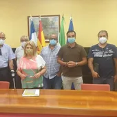 Miembros de La Plazoleta durante una reunión con el Gobierno local Miembros de La Plazoleta durante una reunión con el Gobierno local