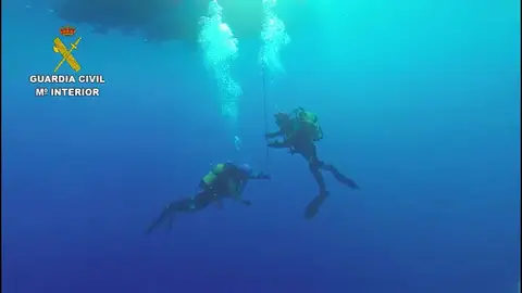 Los GEAS buscan el cuerpo del submarinista fallecido en Andratx este domingo. GEAS